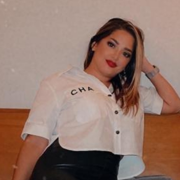 Meet your Posher, Arlenee - Picture 1 of 1